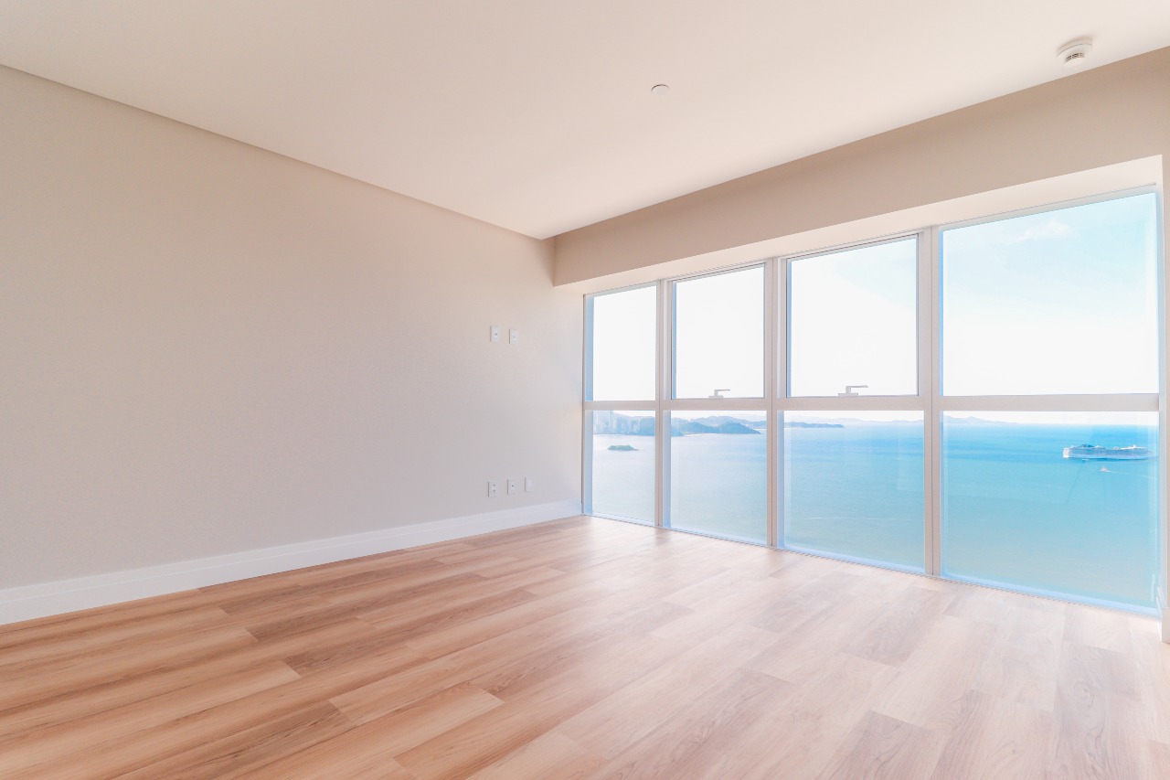 Foto do imóvel Apartamento Frente Mar com 04 suítes no One Tower em Balneário Camboriú