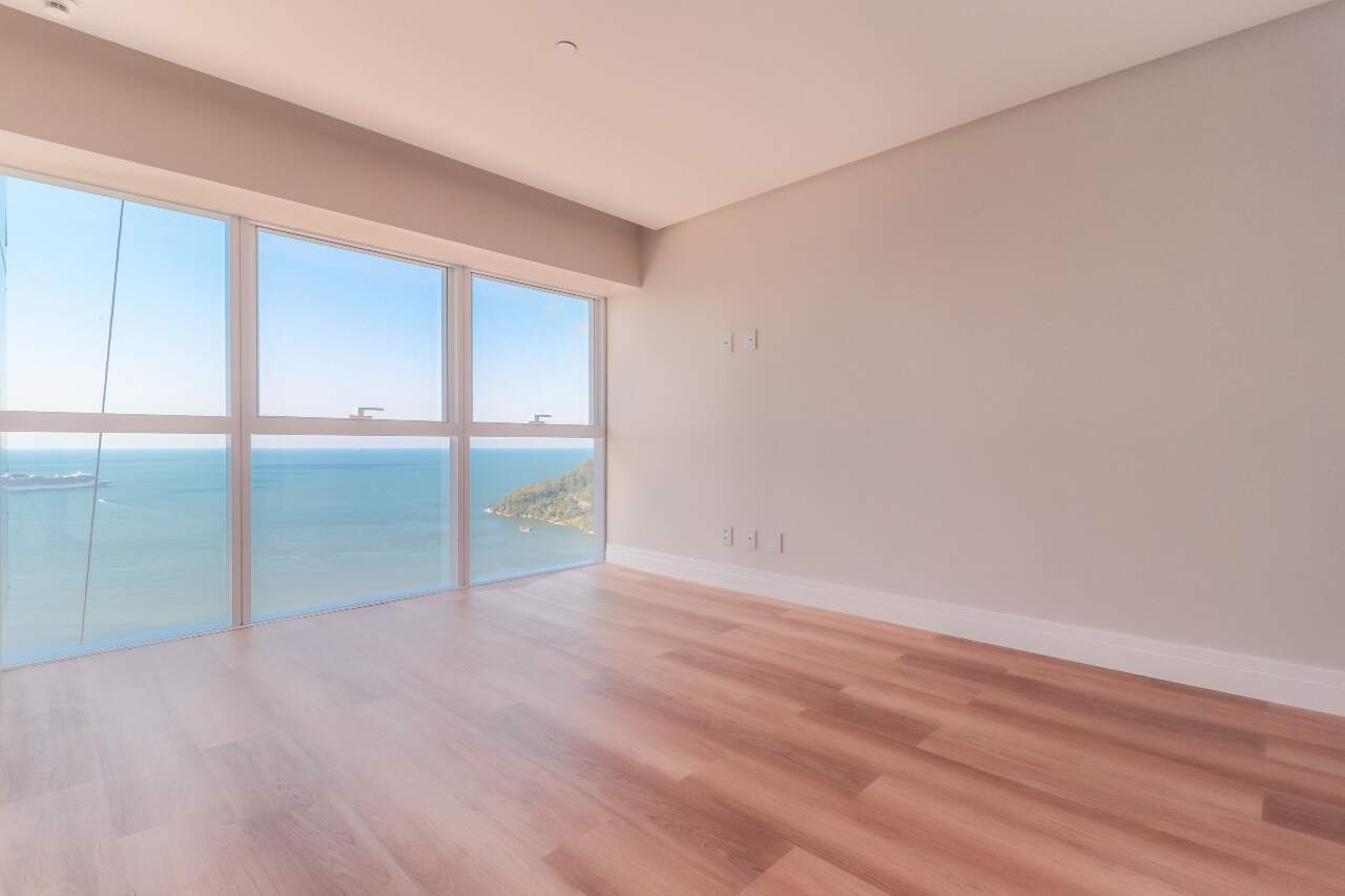 Foto do imóvel Apartamento Frente Mar com 04 suítes no One Tower em Balneário Camboriú