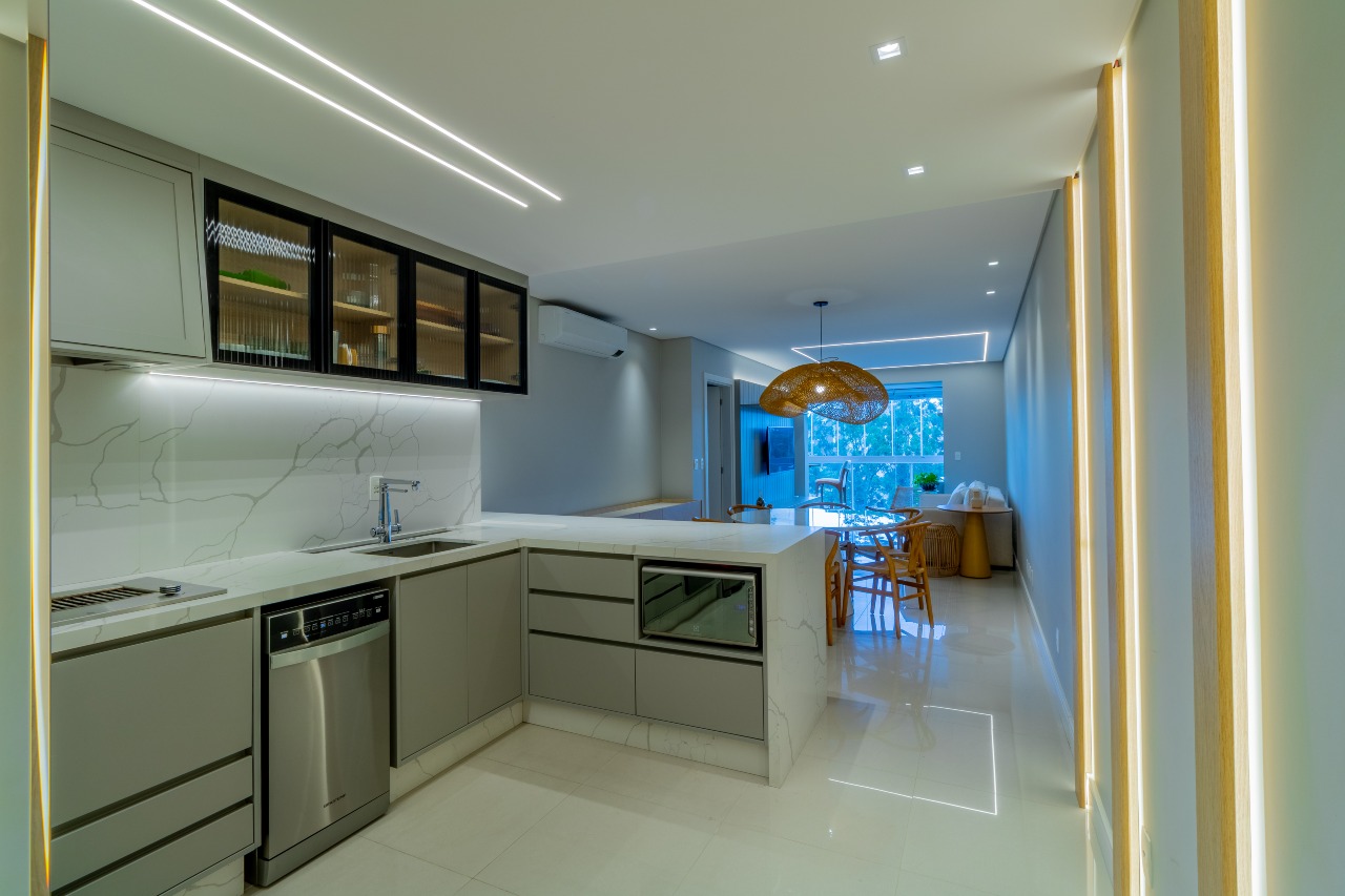 Apartamento com 3 quartos sendo 1 suíte no Amores da Brava Club House na Praia Brava em Itajaí