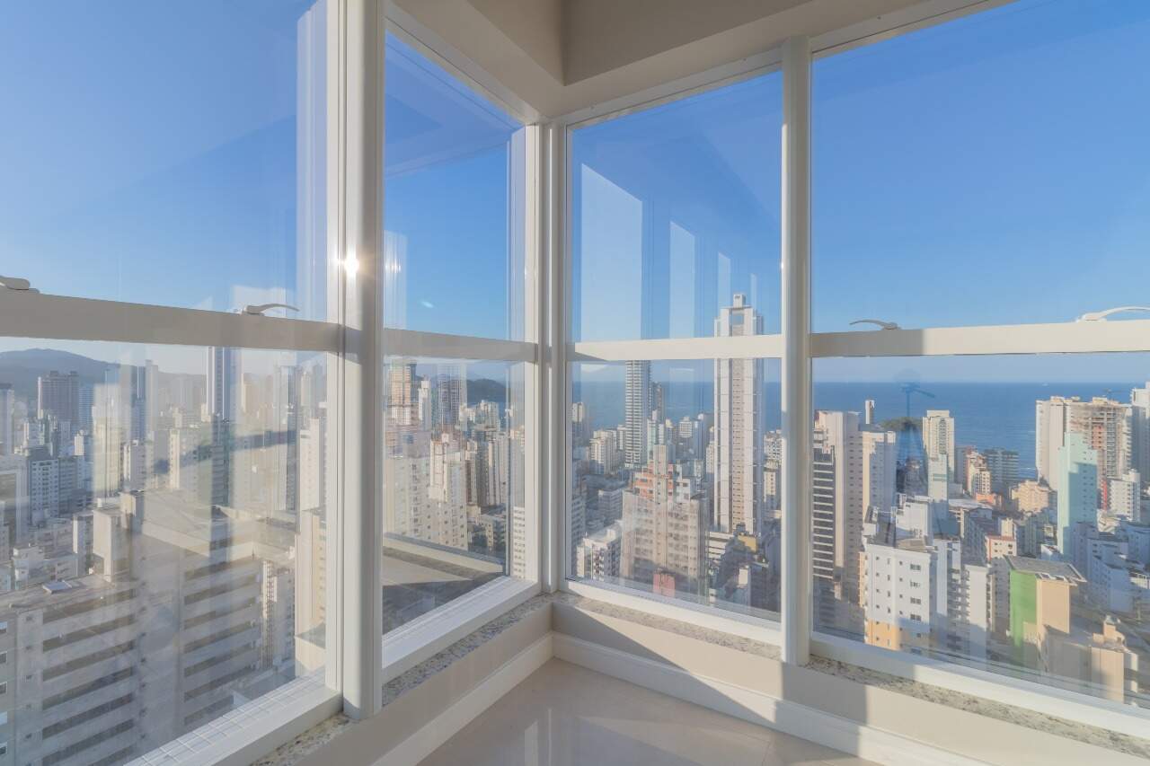 Cobertura com 6 Suítes no Biarritz Residence no Centro de Balneário Camboriú