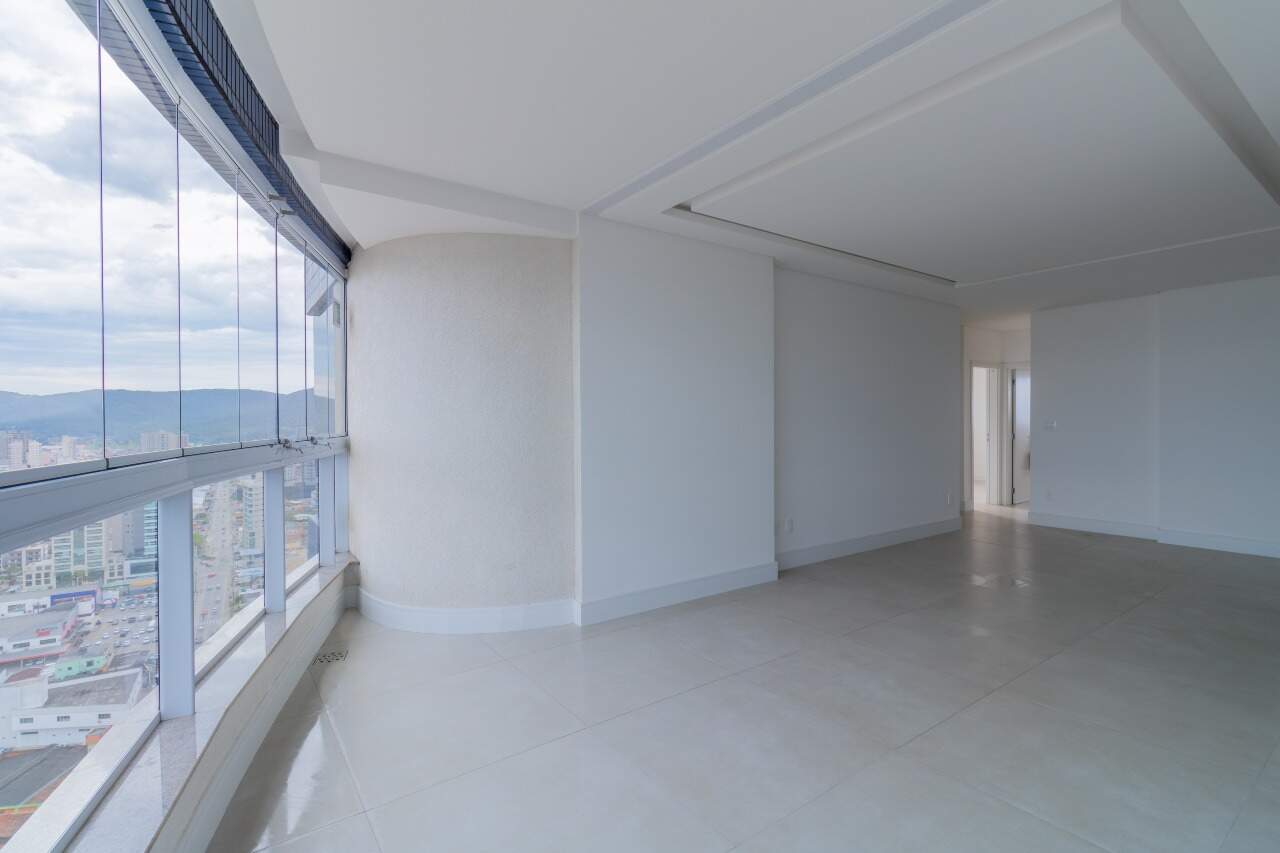 Foto do imóvel Apartamento de 128,50 m² com 3 suítes e varanda gourmet em Meia Praia, Itapema
