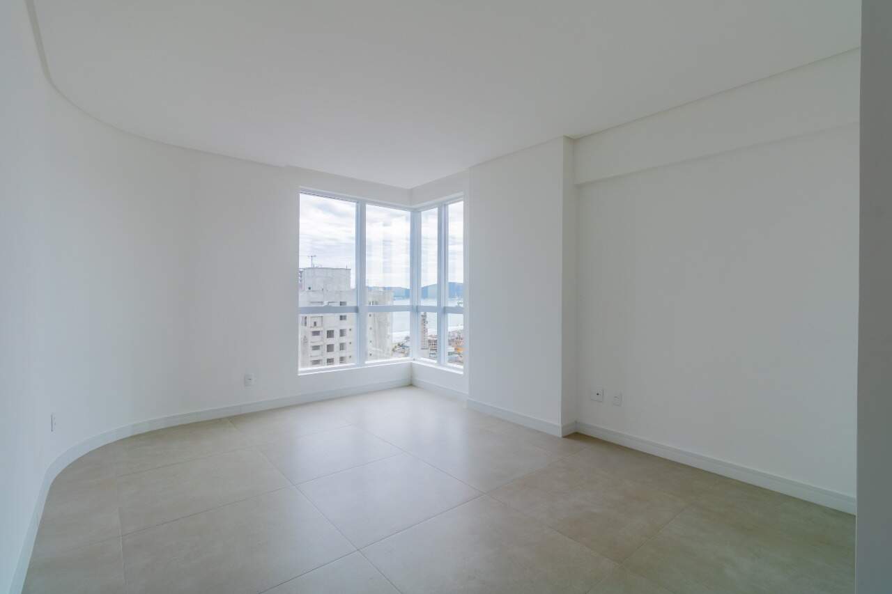 Foto do imóvel Apartamento de 128,50 m² com 3 suítes e varanda gourmet em Meia Praia, Itapema