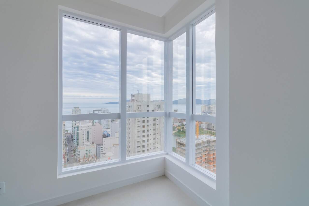 Foto do imóvel Apartamento de 128,50 m² com 3 suítes e varanda gourmet em Meia Praia, Itapema