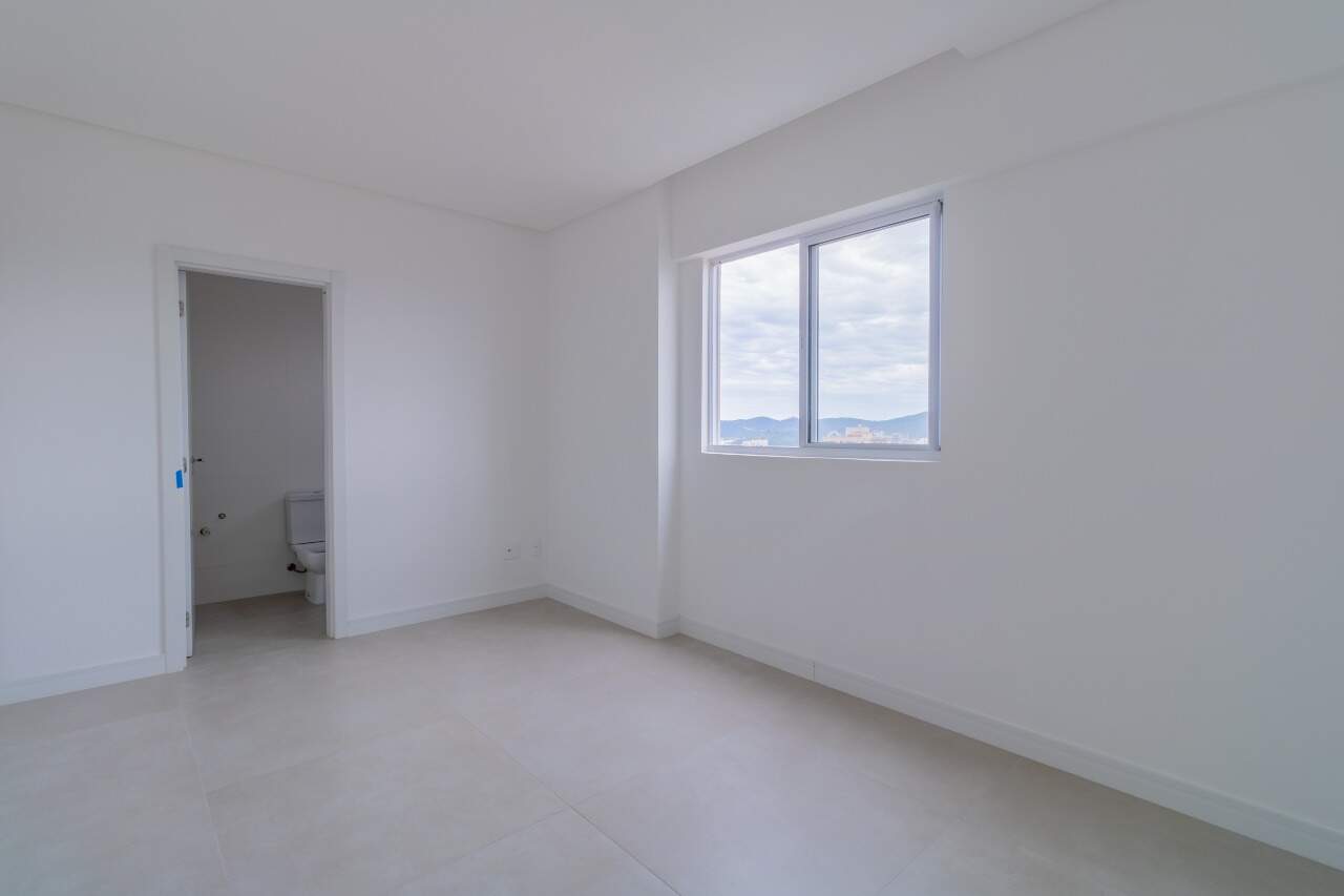 Foto do imóvel Apartamento de 128,50 m² com 3 suítes e varanda gourmet em Meia Praia, Itapema