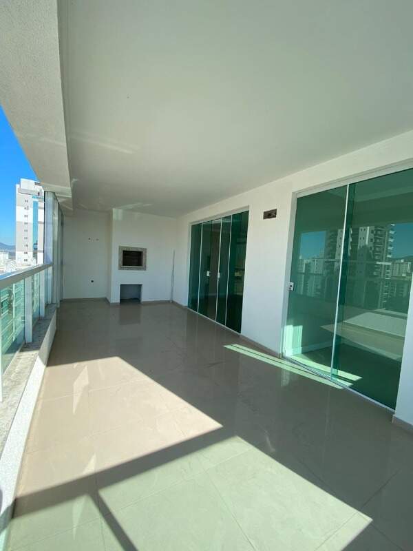 Cobertura 4 suítes Solar Tower Meia Praia Itapema