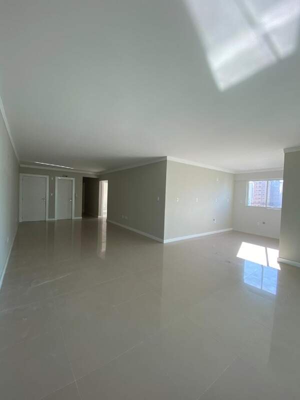 Foto do imóvel Cobertura 4 suítes Solar Tower Meia Praia Itapema