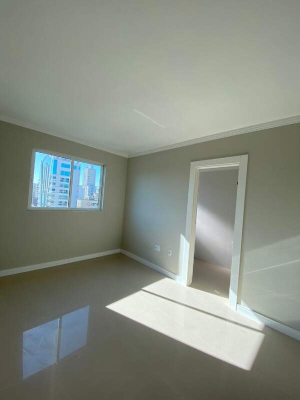 Foto do imóvel Cobertura 4 suítes Solar Tower Meia Praia Itapema