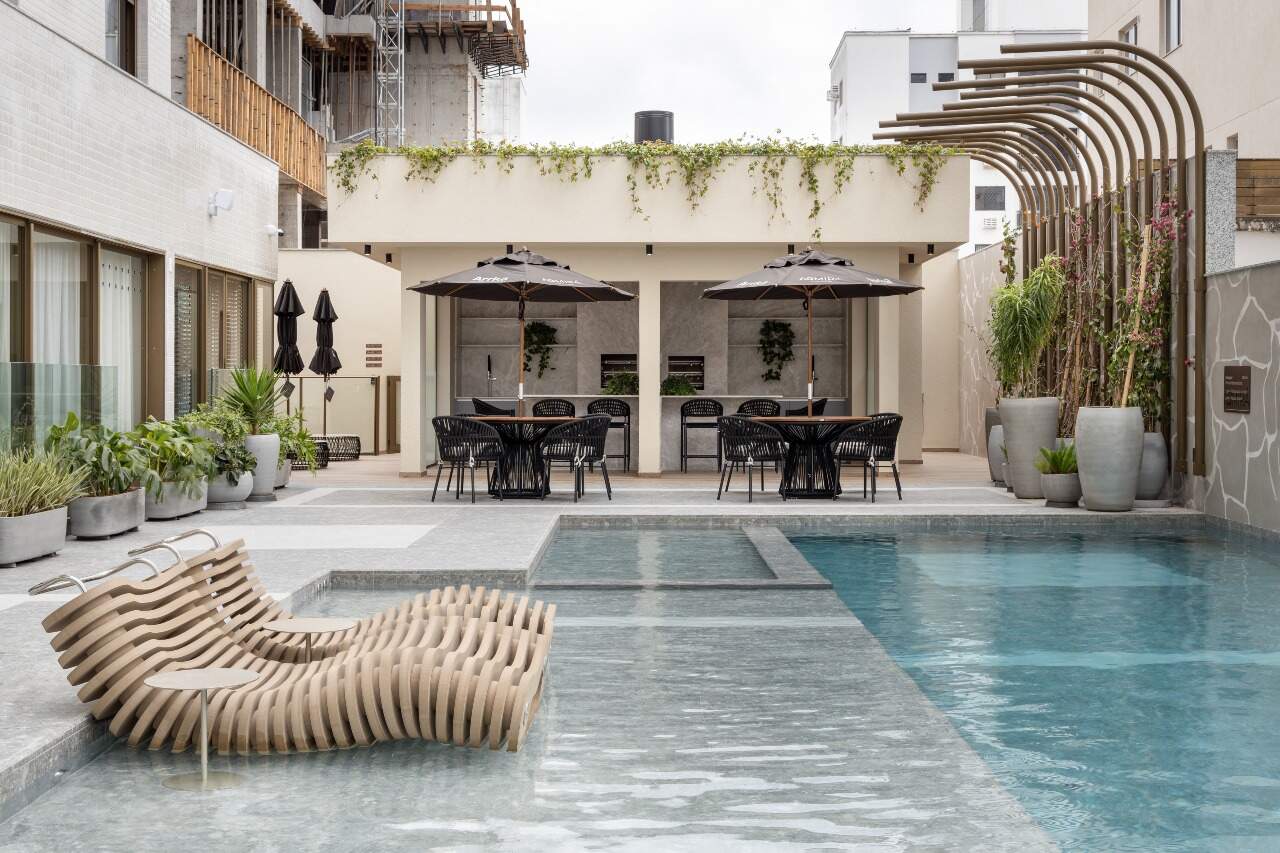 Foto do imóvel Apartamento com 04 suítes á venda no Edifício Admirá no Centro em Balneário Camboriú