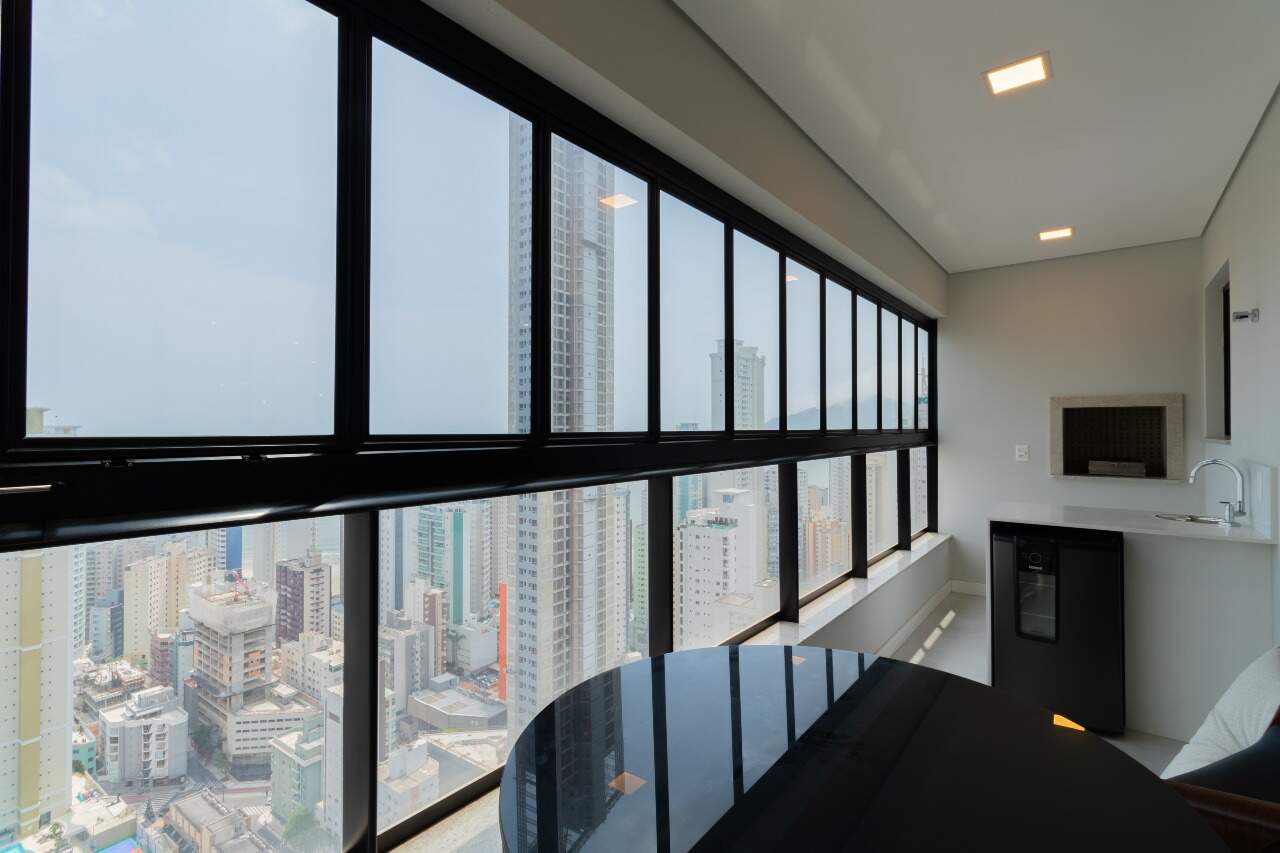 Apartamento mobiliado com 4 quartos no Argos Residence no Centro de Balneário Camboriú