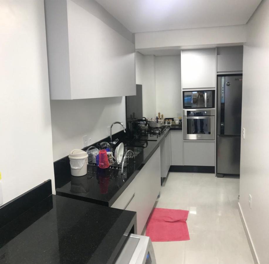 Foto do imóvel Apartamento Mobiliado Quadra Mar de 03 Dormitórios á venda no Edifício Bluemarine em Balneário Camboriú