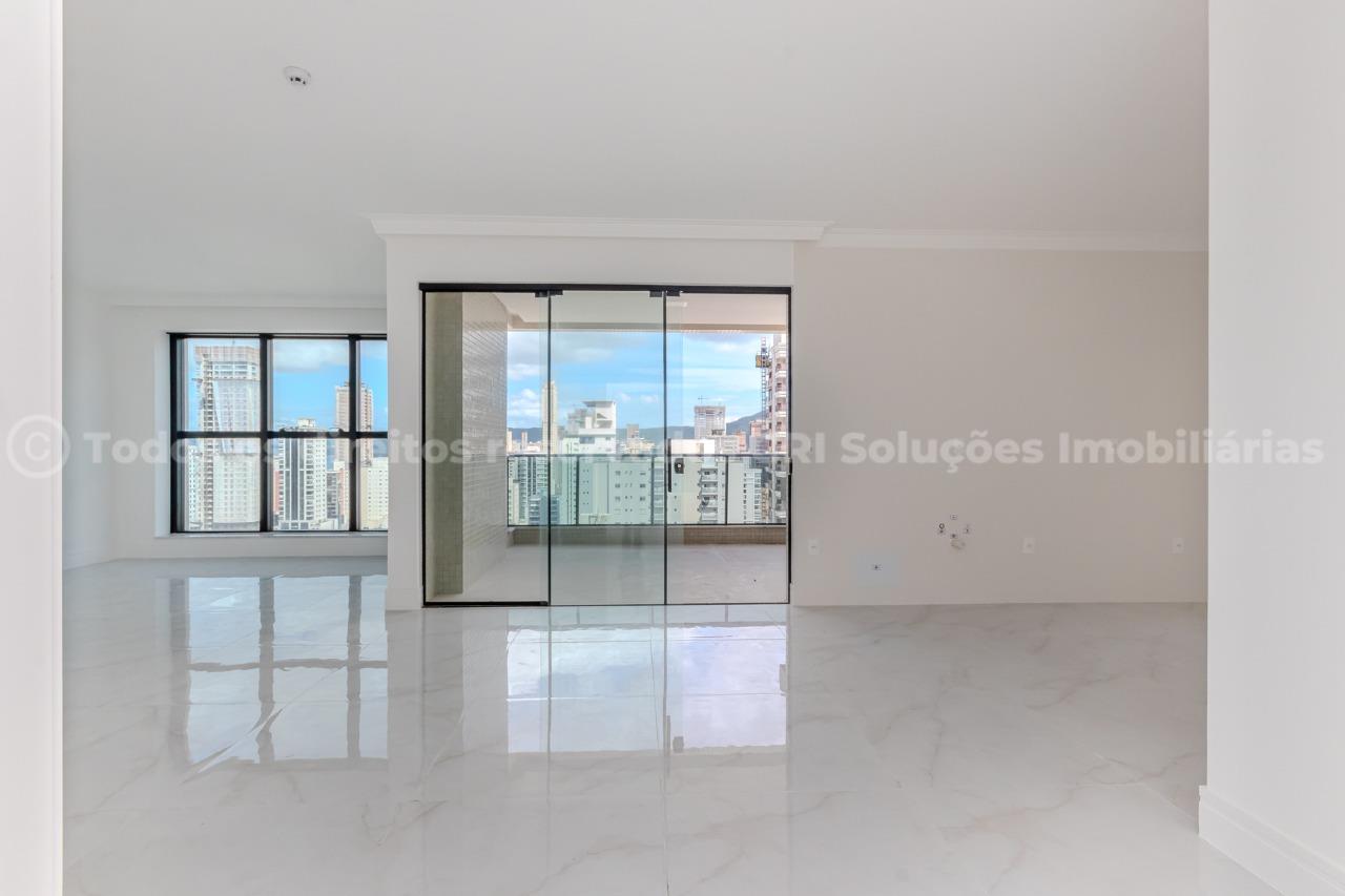 Foto do imóvel Apartamento com 03 suítes no Residencial Greta Palace em Meia Praia de Itapema