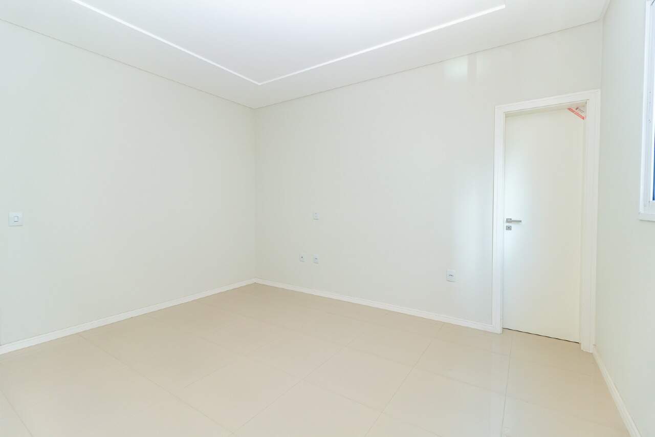 Foto do imóvel Apartamento 3 Suítes no Residencial Valência Meia Praia Itapema