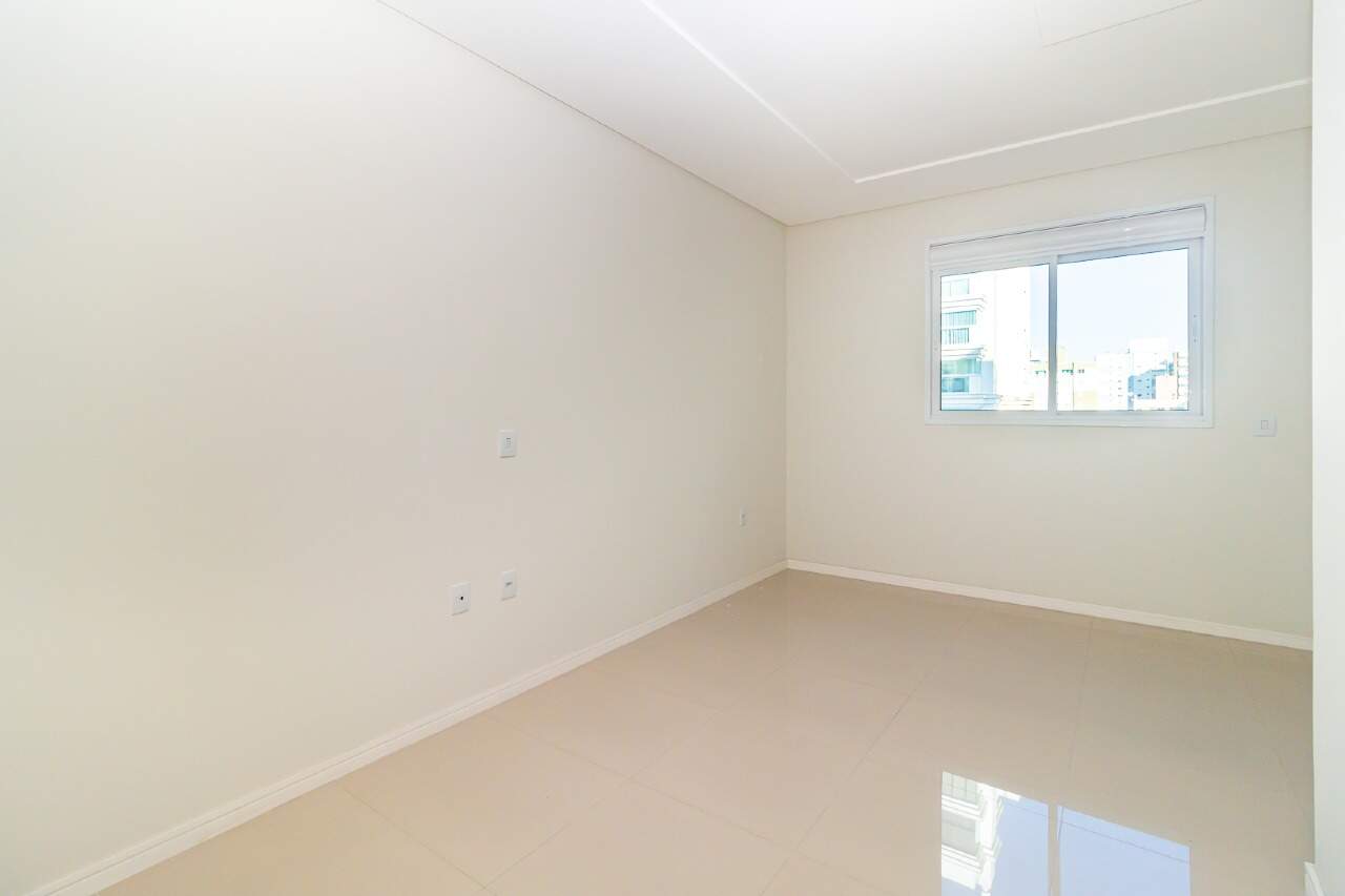 Foto do imóvel Apartamento 3 Suítes no Residencial Valência Meia Praia Itapema