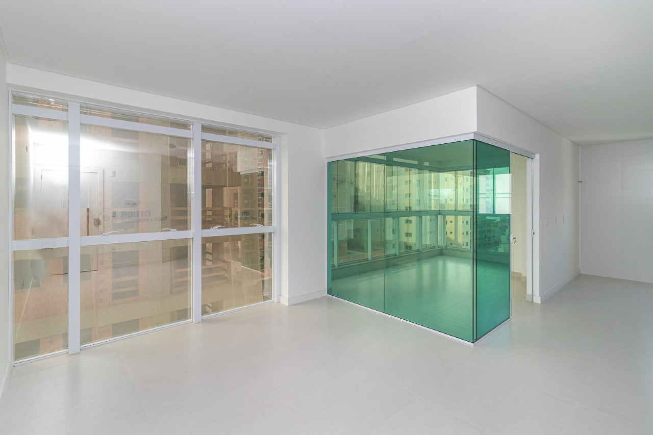 Foto do imóvel Apartamento com 4 Suítes no Edifício Orion Residence em Meia Praia