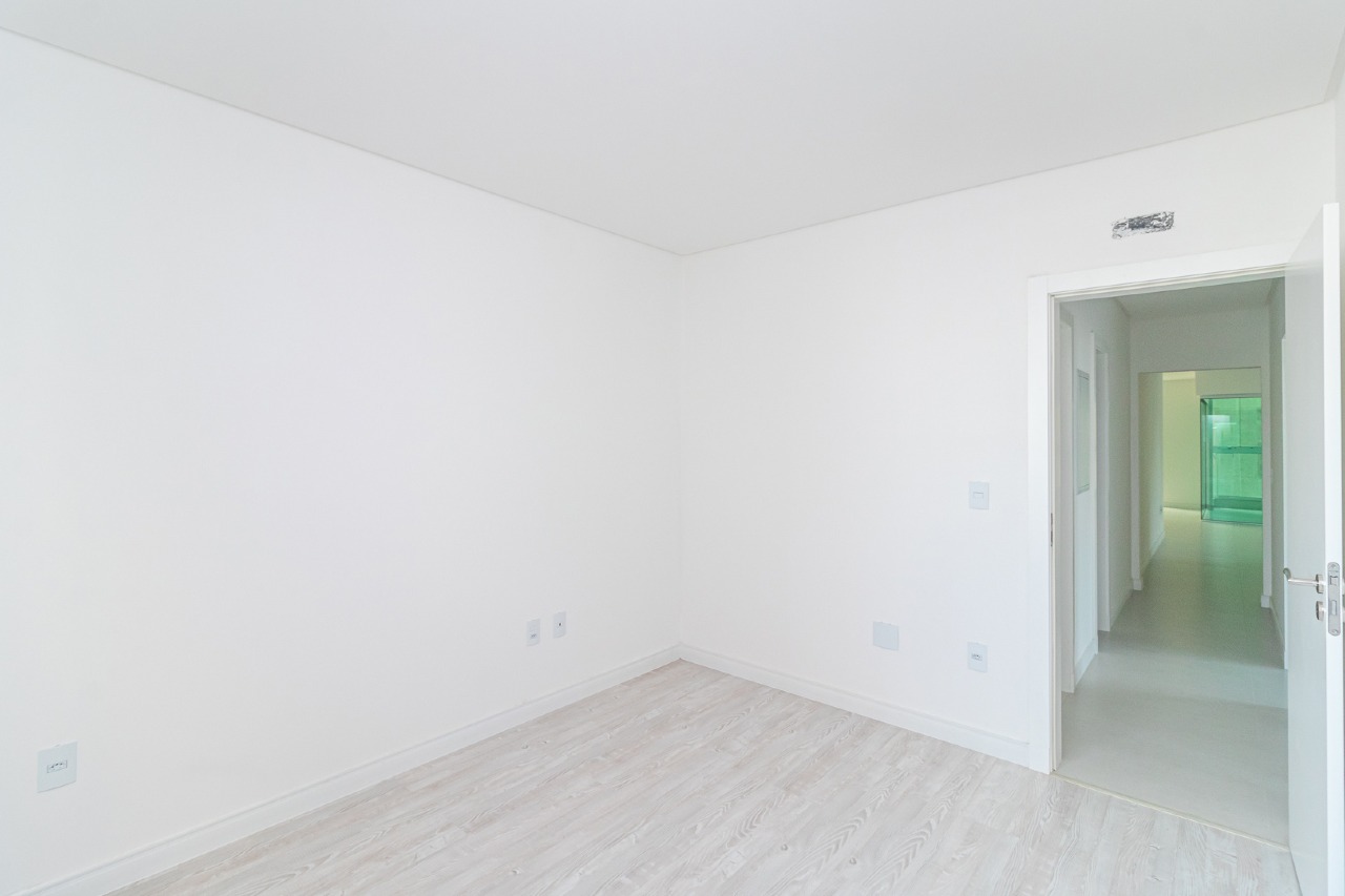 Foto do imóvel Apartamento com 4 Suítes no Edifício Orion Residence em Meia Praia