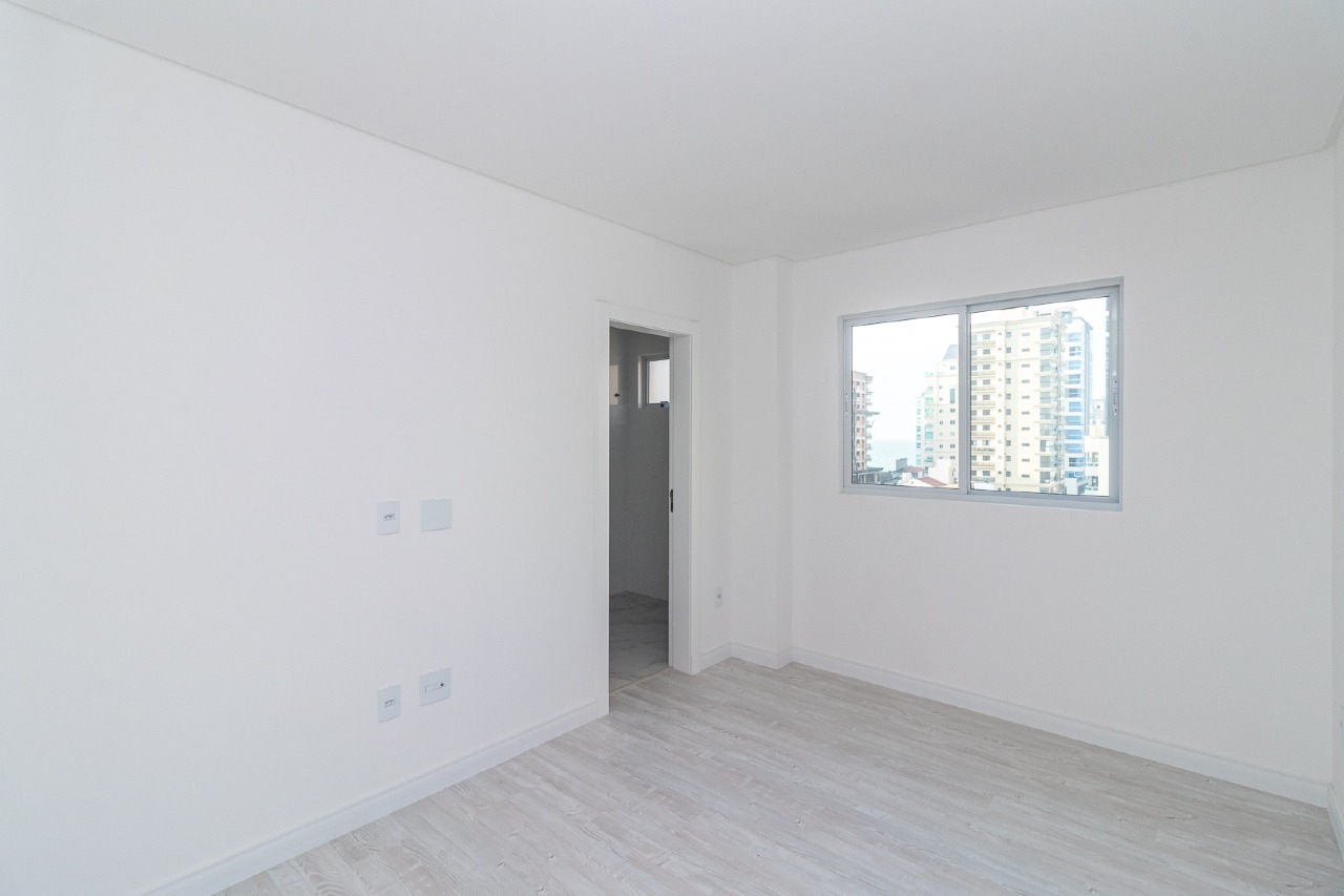 Foto do imóvel Apartamento com 4 Suítes no Edifício Orion Residence em Meia Praia