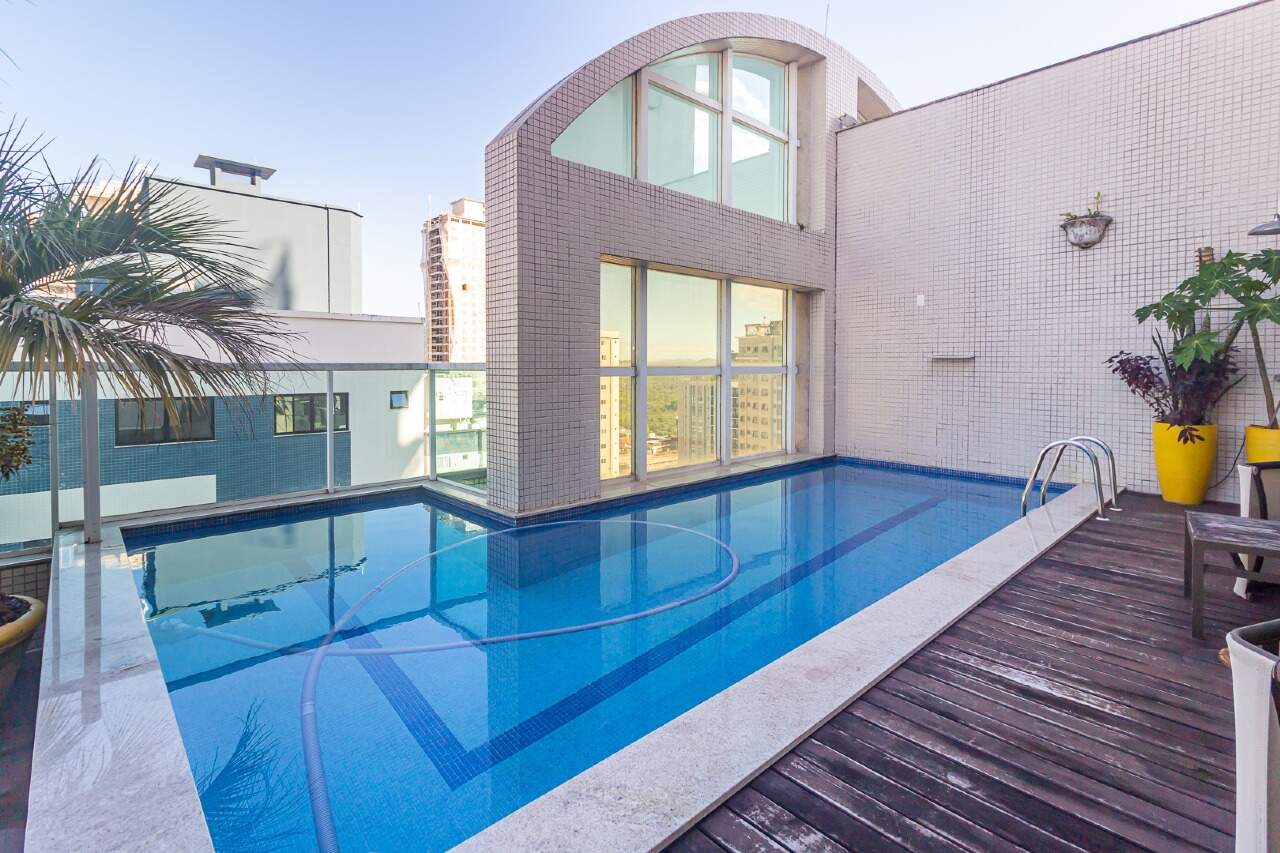 Apartamento de 360m² com 4 suítes no Harmony Palace na Meia Praia em Itapema