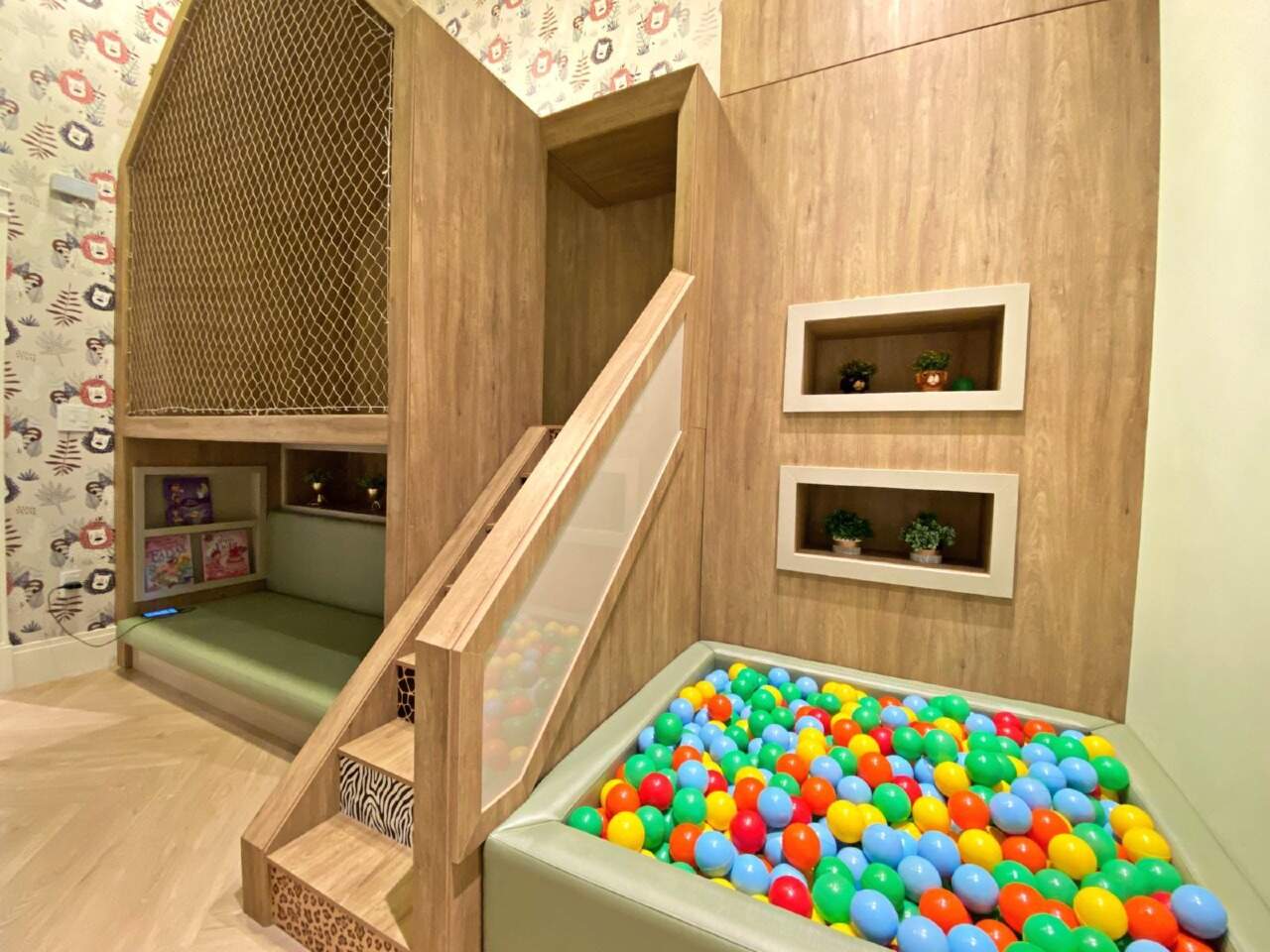 Foto do imóvel Apartamento Frente Mar com 4 Suítes no La Vie Residence | Meia Praia, Itapema