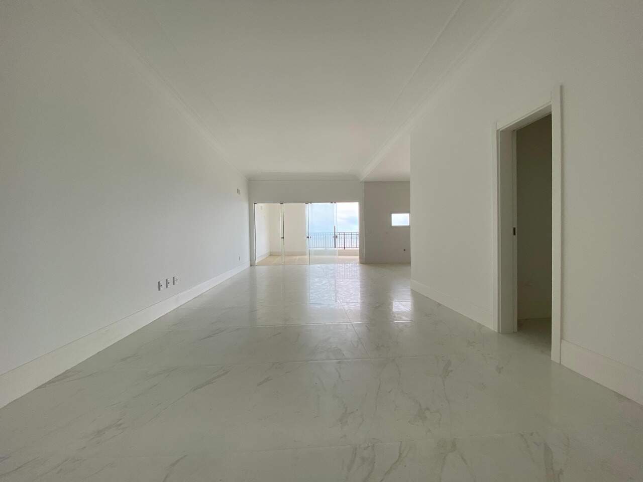 Foto do imóvel Apartamento Frente Mar com 4 Suítes no La Vie Residence | Meia Praia, Itapema