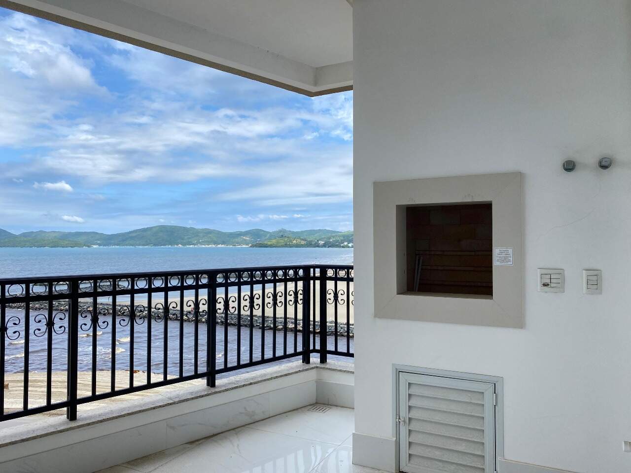 Foto do imóvel Apartamento Frente Mar com 4 Suítes no La Vie Residence | Meia Praia, Itapema