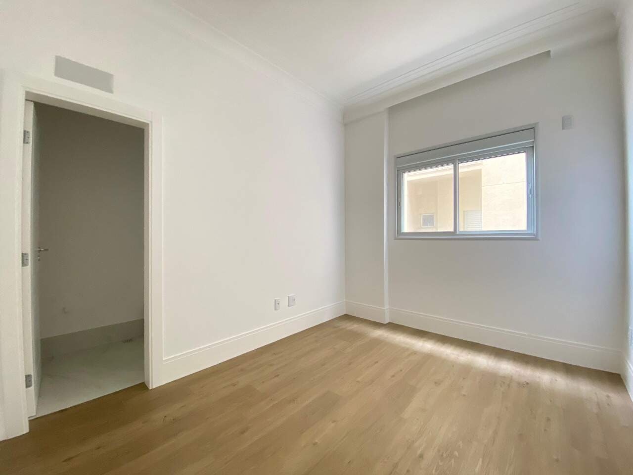 Foto do imóvel Apartamento Frente Mar com 4 Suítes no La Vie Residence | Meia Praia, Itapema