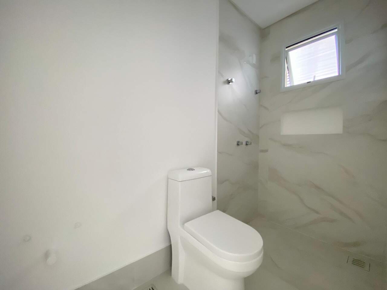 Foto do imóvel Apartamento Frente Mar com 4 Suítes no La Vie Residence | Meia Praia, Itapema