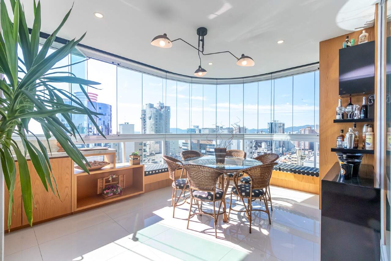 Foto do imóvel Província de Vicenza | Apartamento mobiliado 04 suítes, 193 m² | Imóvel à venda na Meia Praia, Itapema/SC 