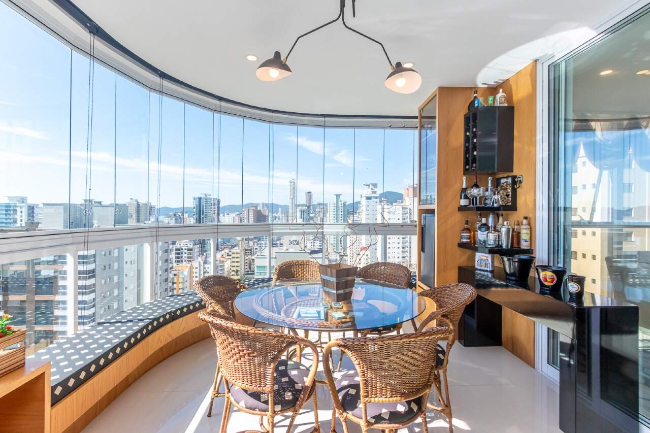 Foto do imóvel Província de Vicenza | Apartamento mobiliado 04 suítes, 193 m² | Imóvel à venda na Meia Praia, Itapema/SC 