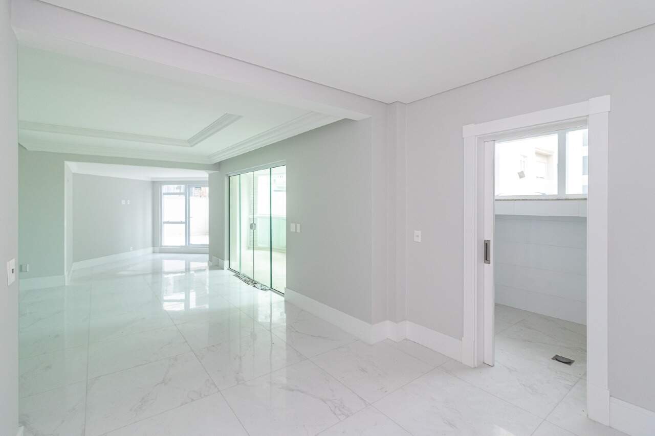 Foto do imóvel Apartamento Piazza De Fiori na Meia Praia em Itapema 