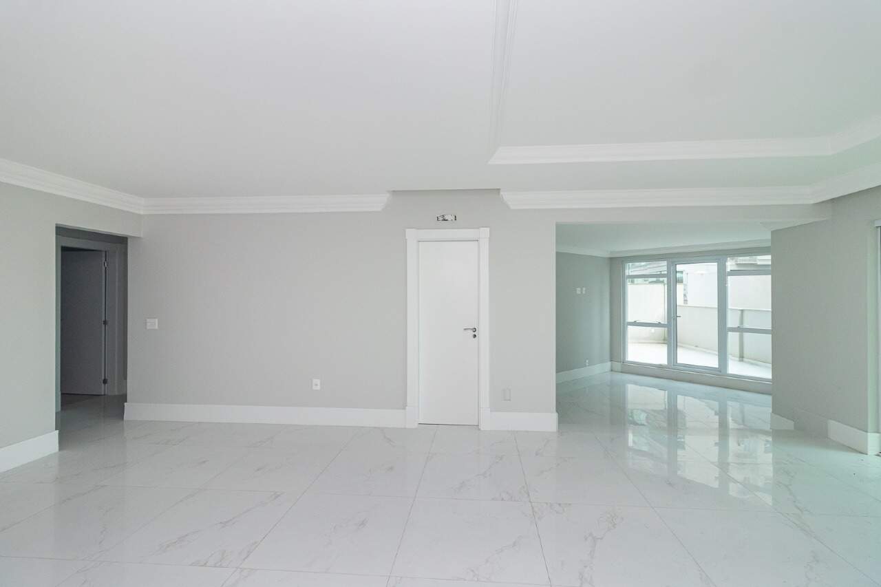 Foto do imóvel Apartamento Piazza De Fiori na Meia Praia em Itapema 