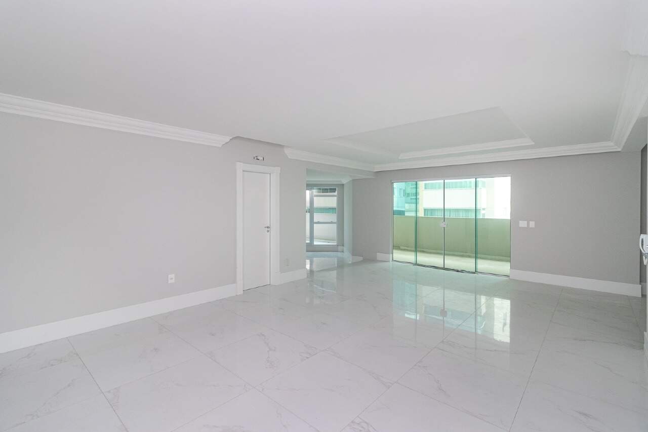 Foto do imóvel Apartamento Piazza De Fiori na Meia Praia em Itapema 