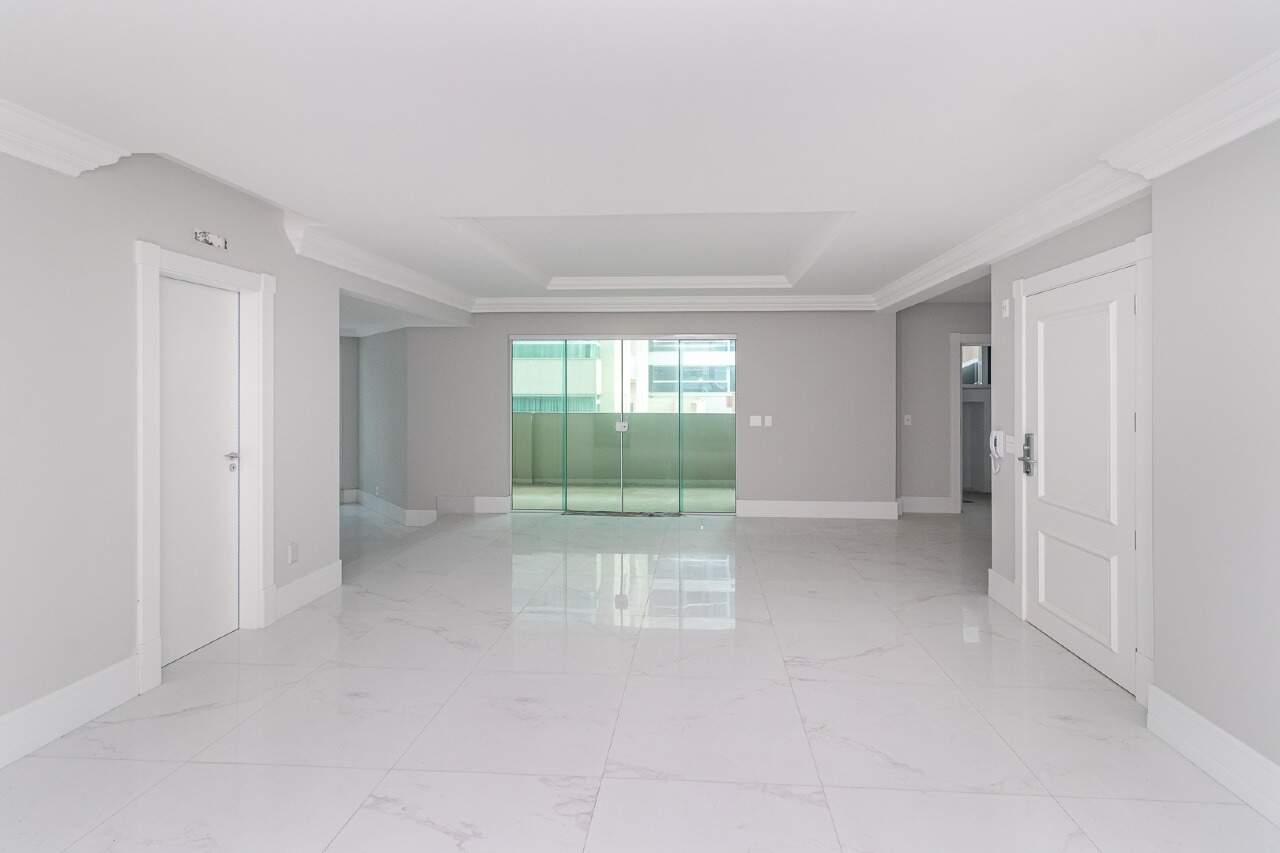 Foto do imóvel Apartamento Piazza De Fiori na Meia Praia em Itapema 