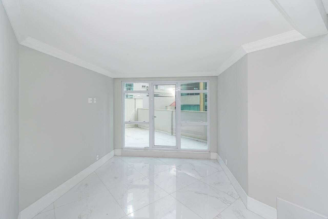 Foto do imóvel Apartamento Piazza De Fiori na Meia Praia em Itapema 