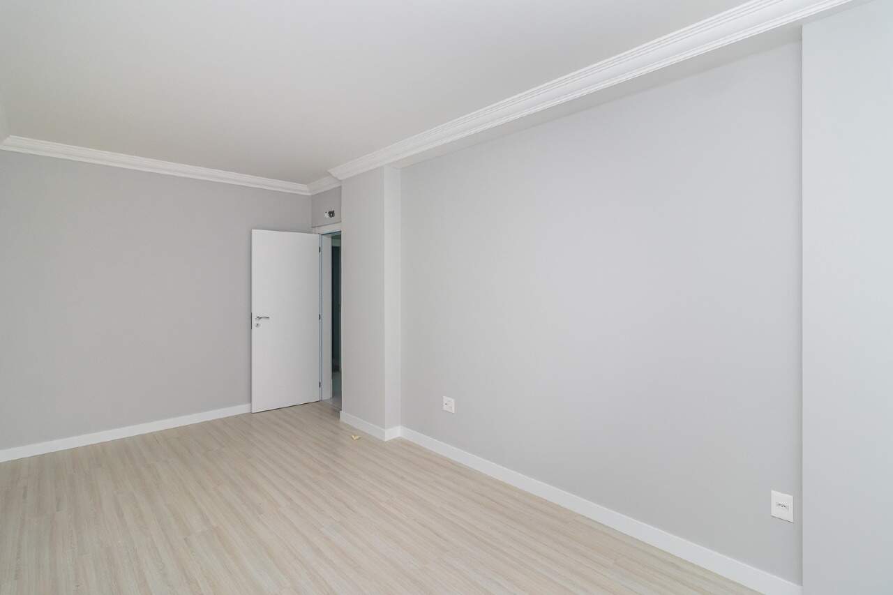 Foto do imóvel Apartamento Piazza De Fiori na Meia Praia em Itapema 