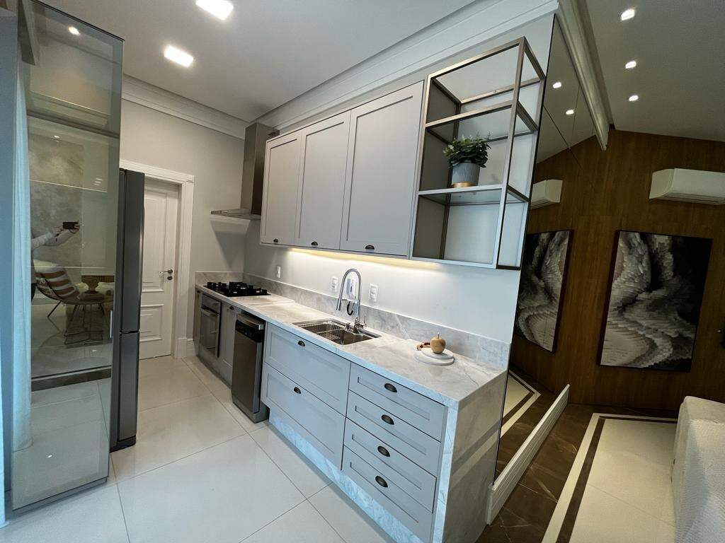 Foto do imóvel Apartamento Mobiliado no Magnifique Imperiale com 190m², 4 Suítes, Varanda e 3 Vagas em Meia Praia – Itapema