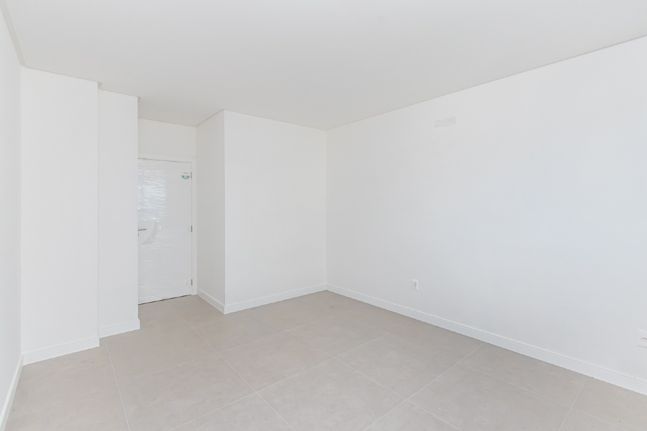 Foto do imóvel Apartamento à venda no Edifício Dom Benedito em Meia Praia – 3 suítes e 2 vagas