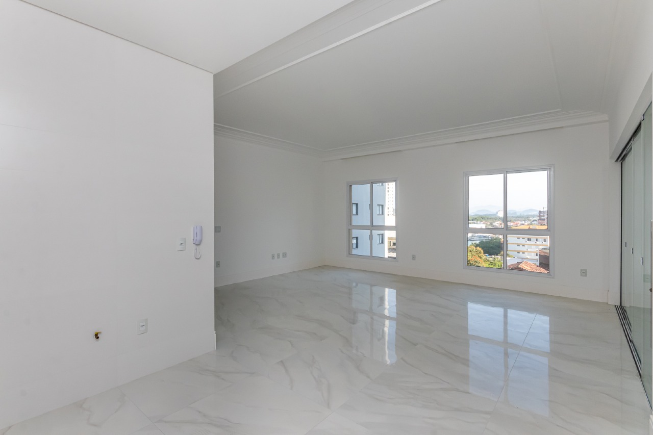 Foto do imóvel Apartamento 4 suítes no Edifício La Belle – 196m² a 60m do mar em Meia Praia, Itapema