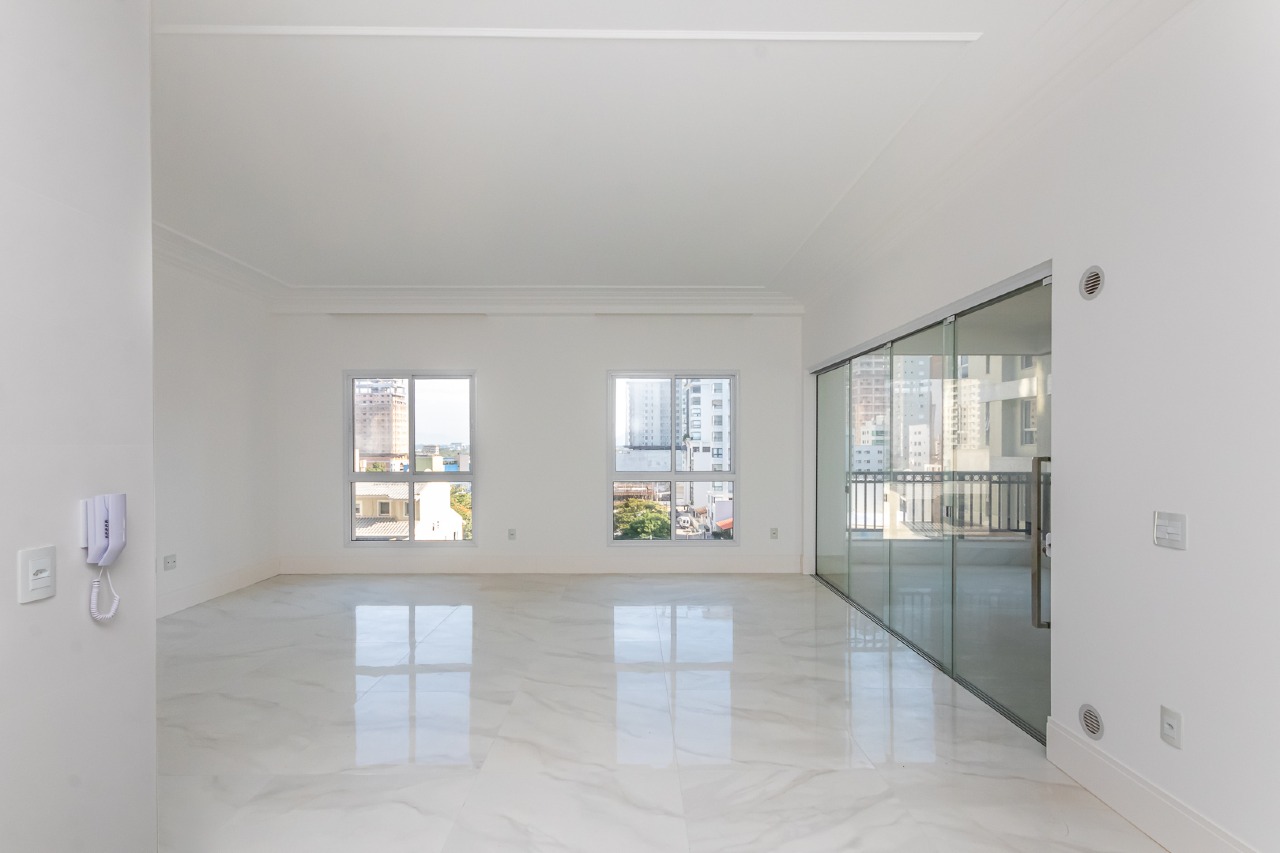 Foto do imóvel Apartamento 4 suítes no Edifício La Belle – 196m² a 60m do mar em Meia Praia, Itapema