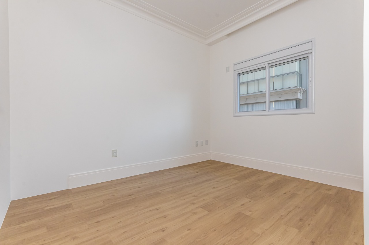 Foto do imóvel Apartamento 4 suítes no Edifício La Belle – 196m² a 60m do mar em Meia Praia, Itapema