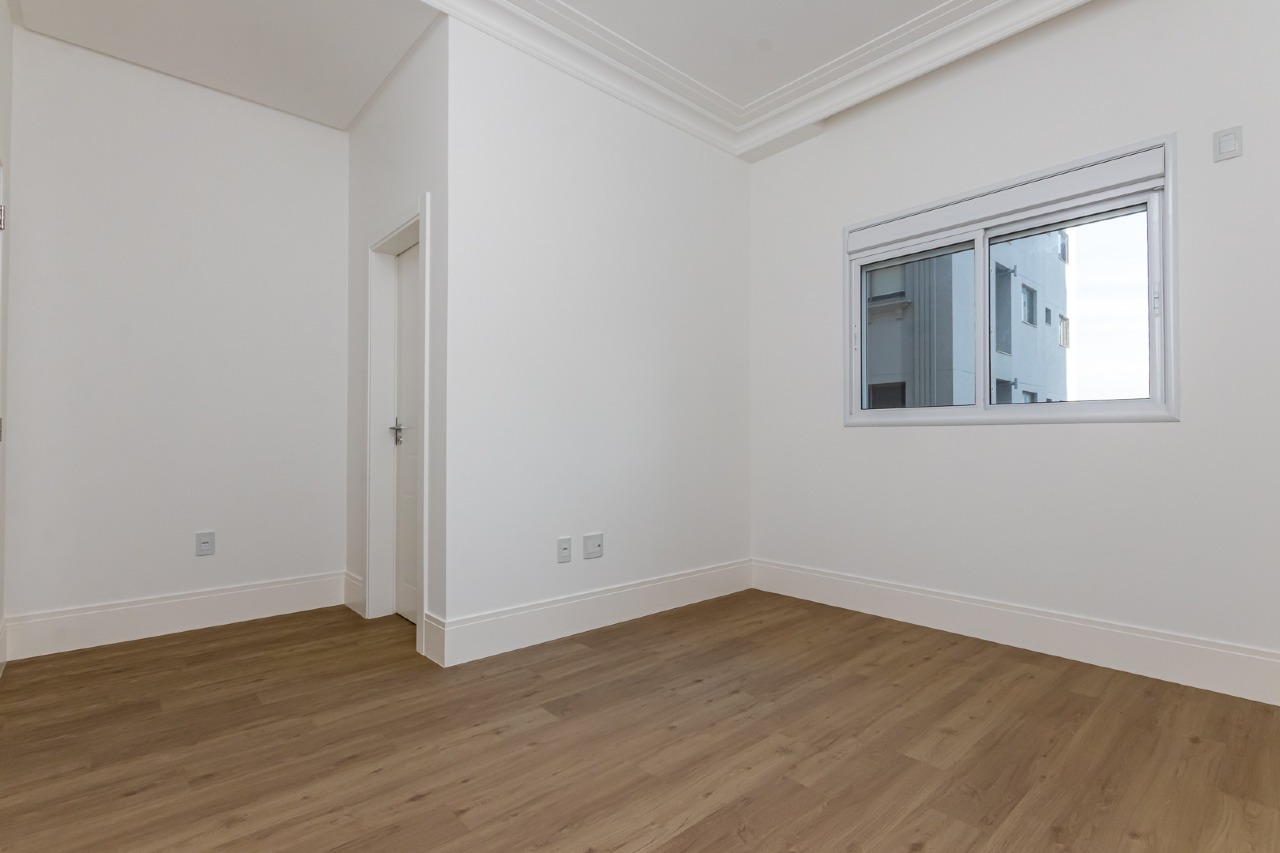 Foto do imóvel Apartamento 4 suítes no Edifício La Belle – 196m² a 60m do mar em Meia Praia, Itapema