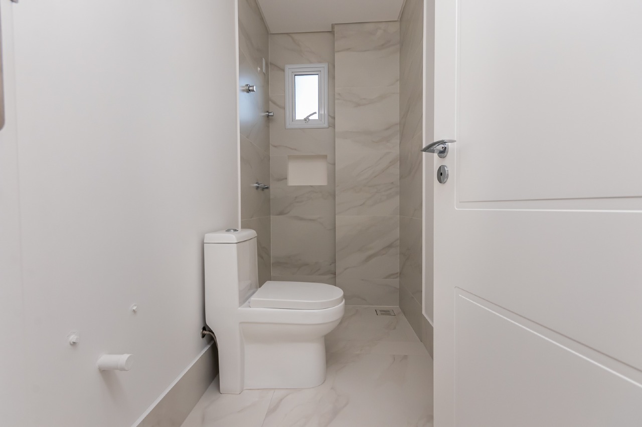 Foto do imóvel Apartamento 4 suítes no Edifício La Belle – 196m² a 60m do mar em Meia Praia, Itapema