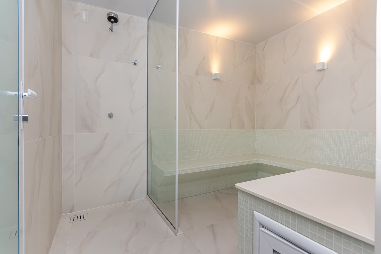 Foto do imóvel Apartamento 4 suítes no Edifício La Belle – 196m² a 60m do mar em Meia Praia, Itapema