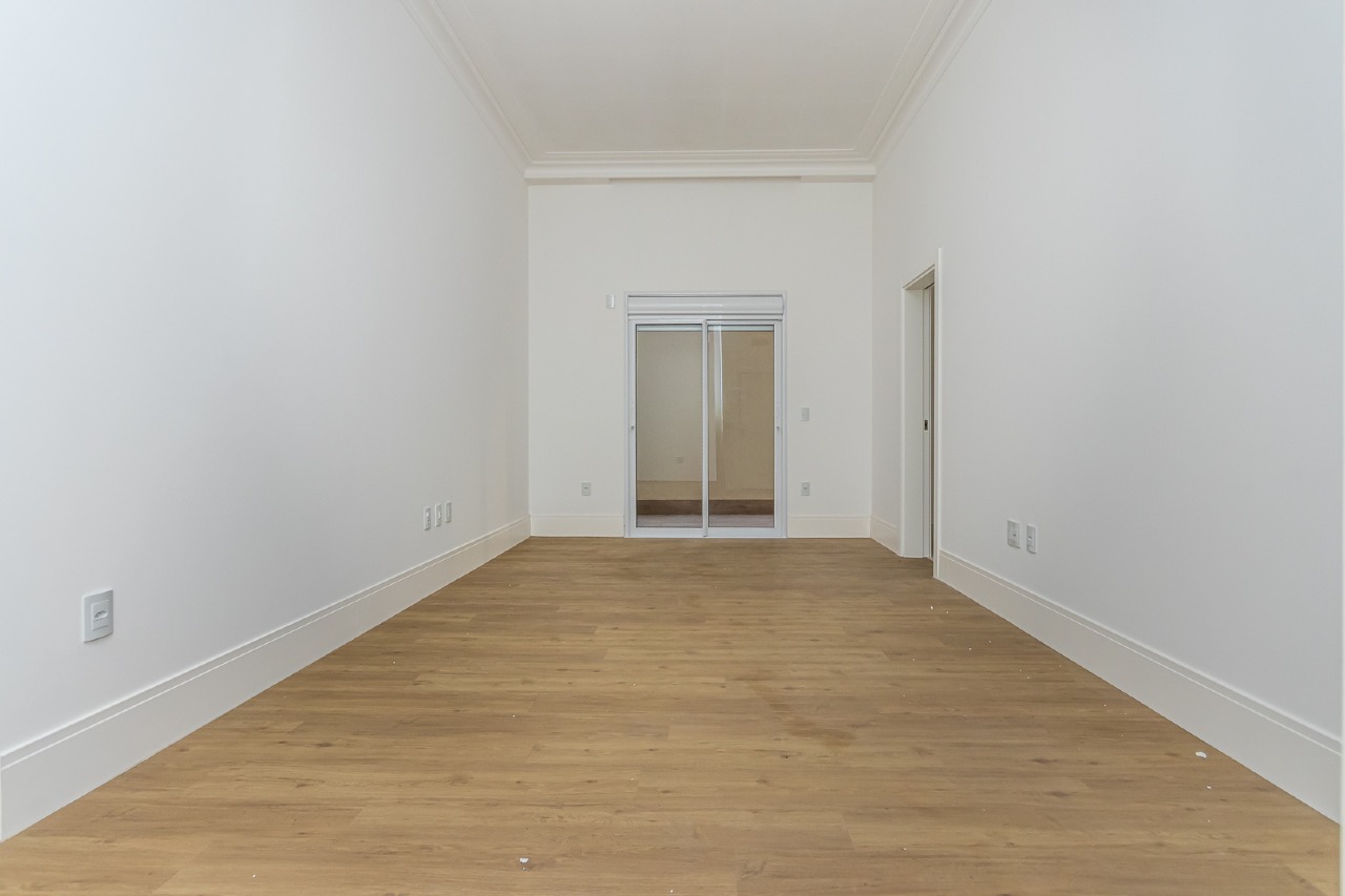 Foto do imóvel Apartamento 4 suítes no Edifício La Belle – 196m² a 60m do mar em Meia Praia, Itapema