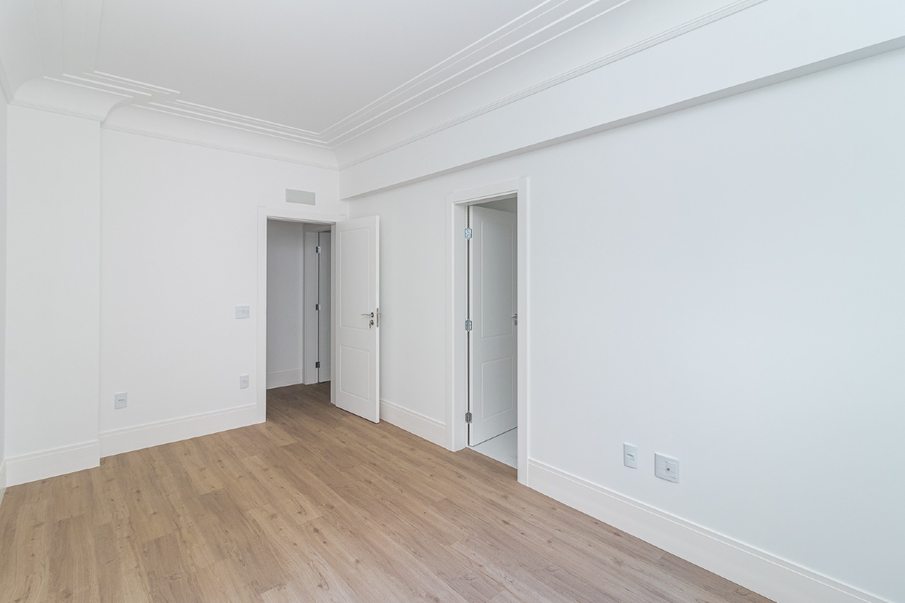 Foto do imóvel Apartamento de 4 suítes no Ed. Belvedere no Centro de Itapema