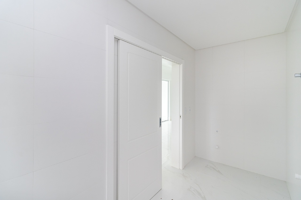 Foto do imóvel Apartamento de 4 suítes no Ed. Belvedere no Centro de Itapema
