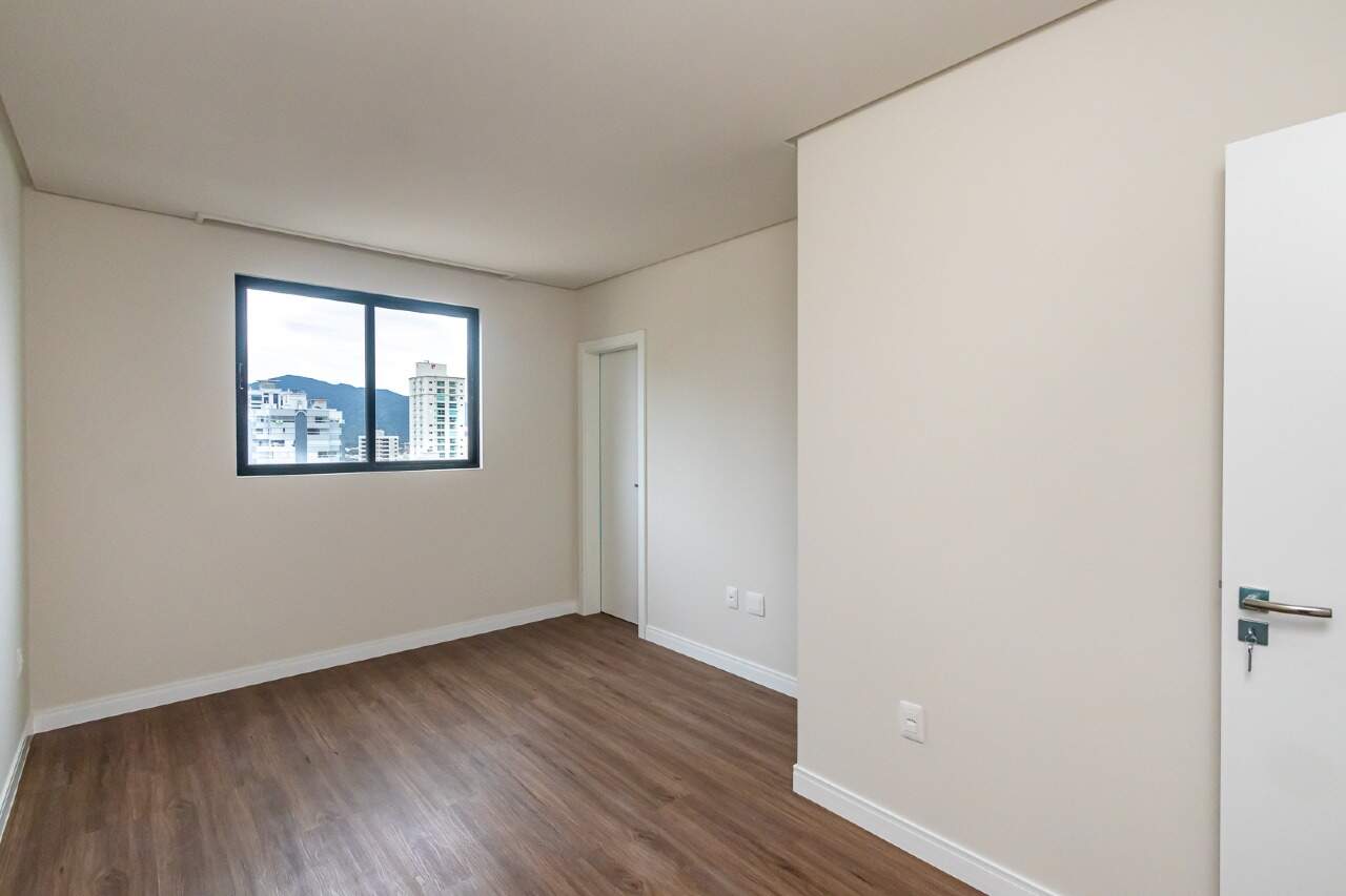 Foto do imóvel Apartamento 3 Suítes à Venda no Edifício Águas de Março – Meia Praia, Itapema