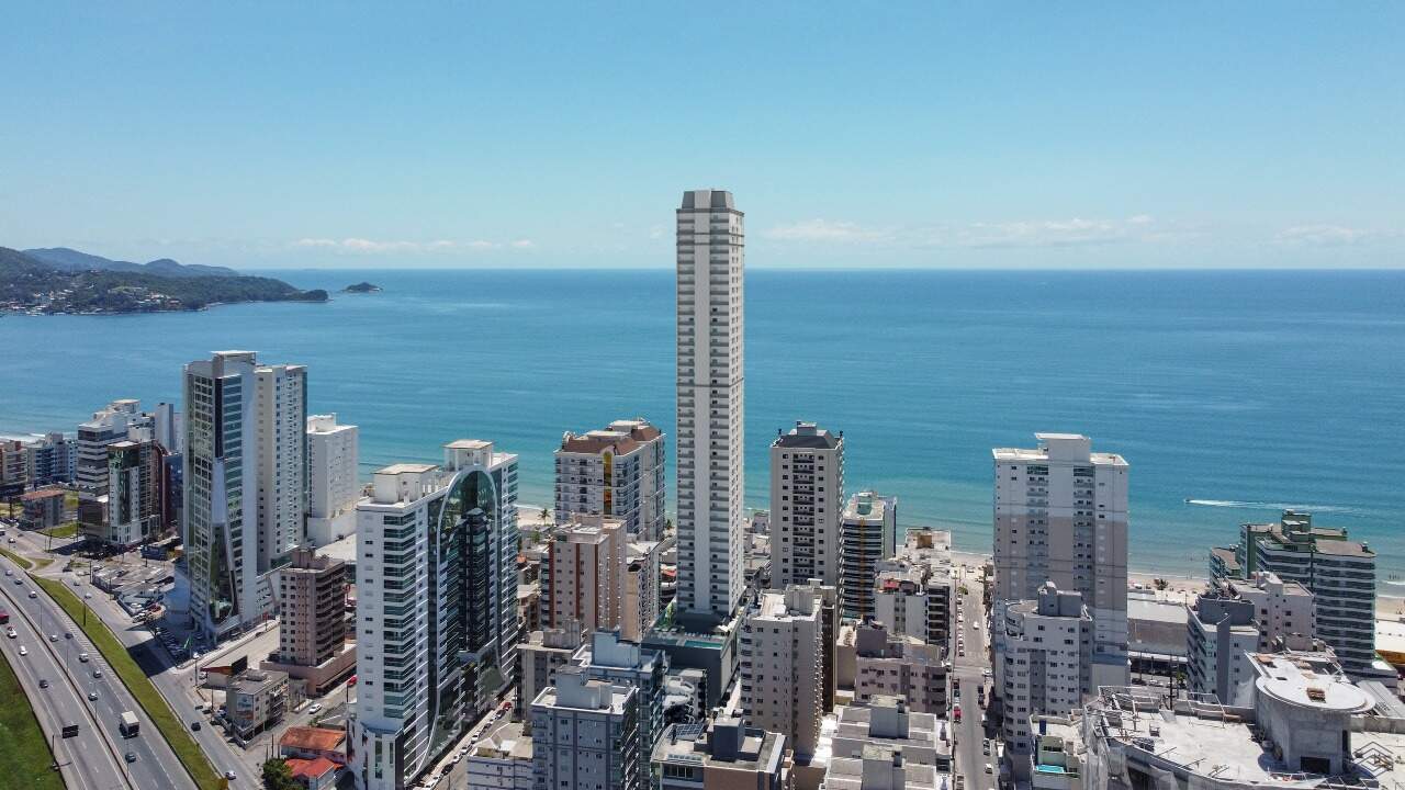 Foto do imóvel Apartamento de 4 suítes no Villa Maiorca – 190m² em Meia Praia, Itapema