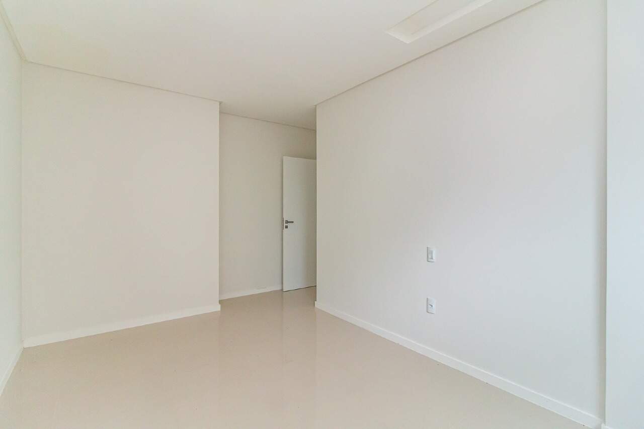 Foto do imóvel Apartamento com 3 suítes em Meia Praia, Itapema/SC.