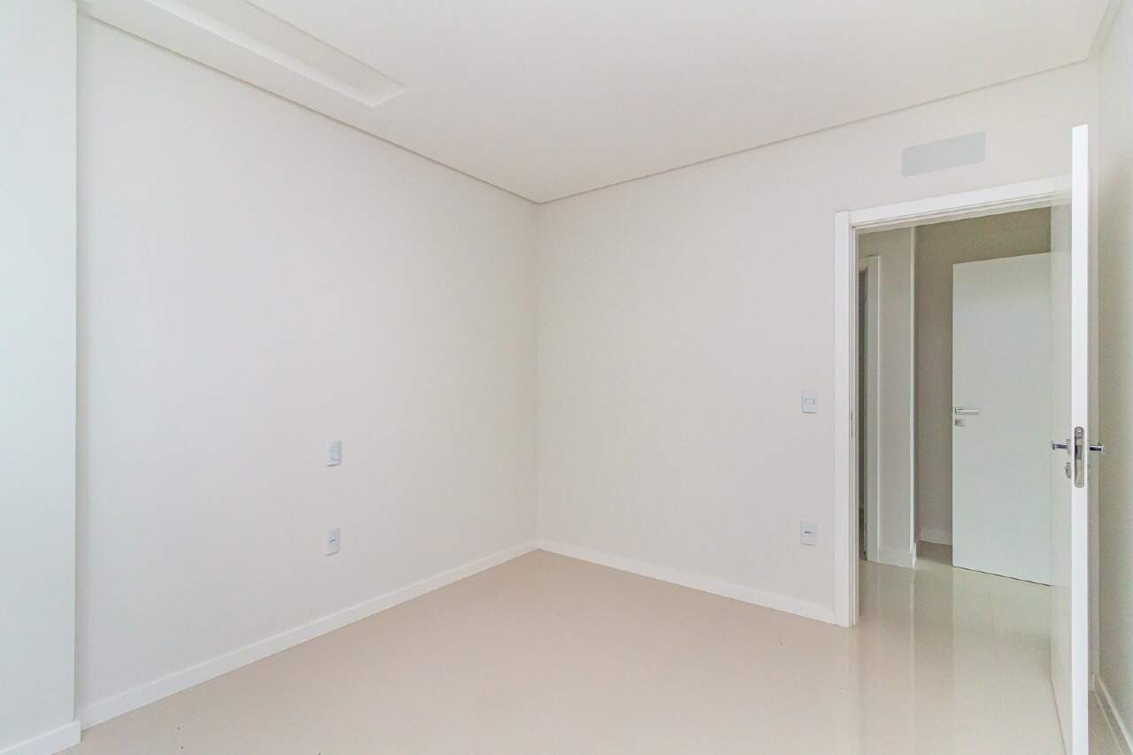 Foto do imóvel Apartamento com 3 suítes em Meia Praia, Itapema/SC.