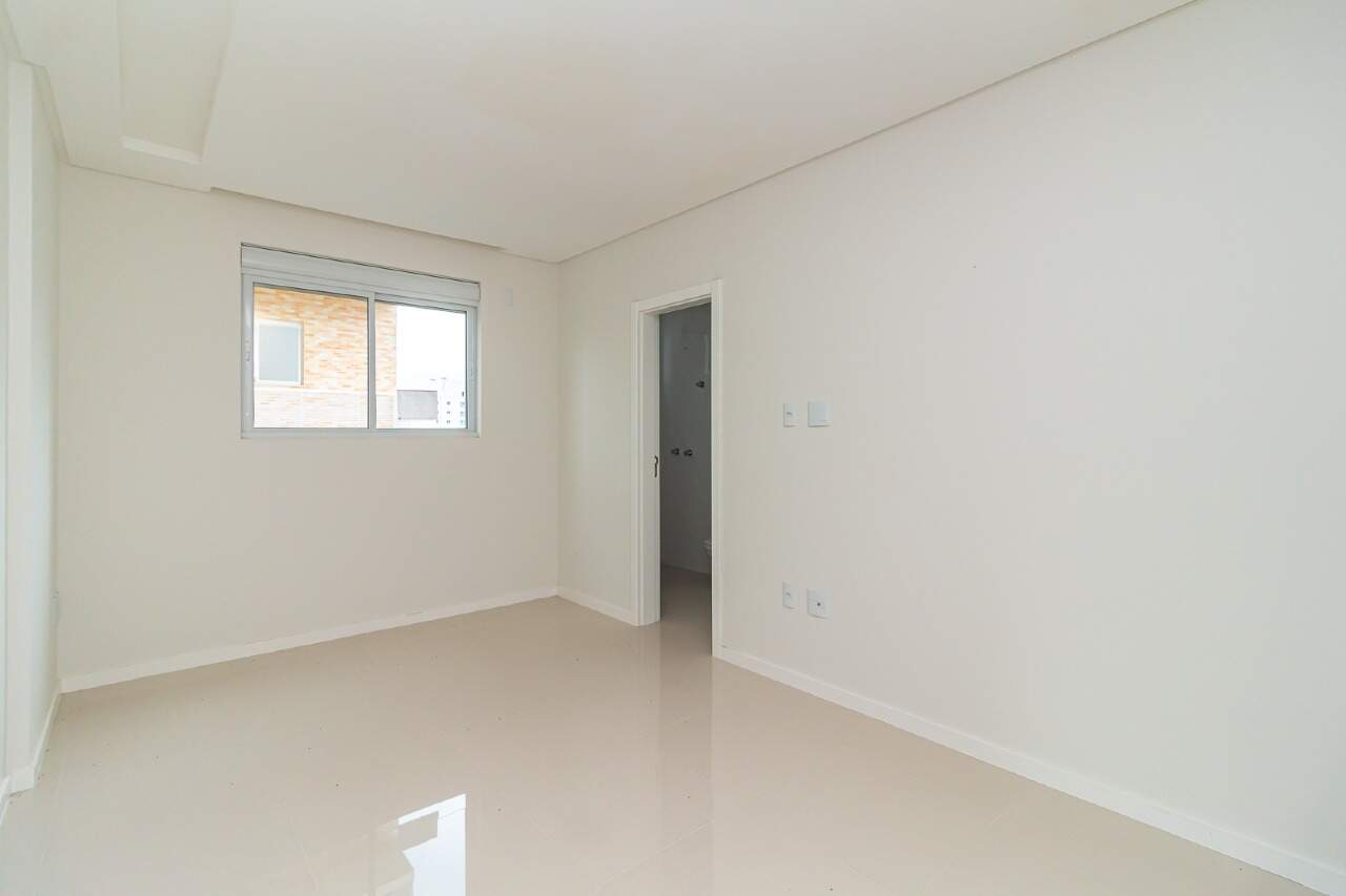 Foto do imóvel Apartamento com 3 suítes em Meia Praia, Itapema/SC.